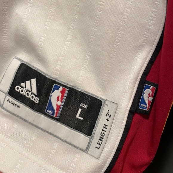 Rare Adidas NBA Miami Heat Dwayne Wade 2012 Champions Authentics Jersey L - Picture 3 of 3